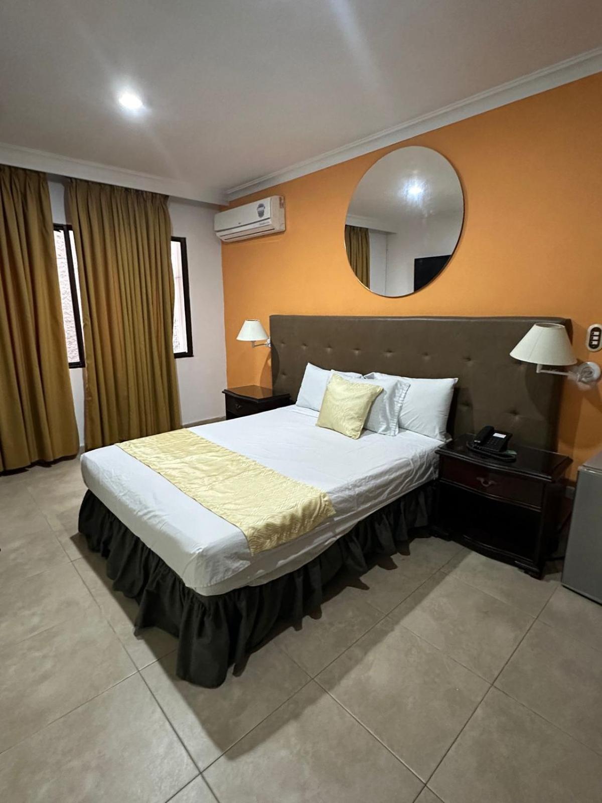 Hotel Prince Plaza Medellin Exterior photo