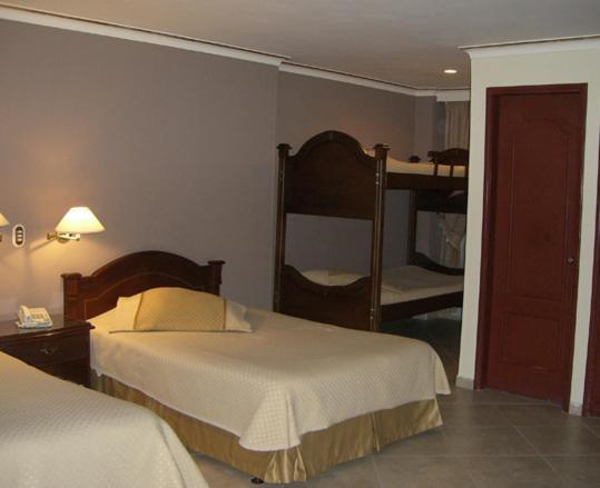 Hotel Prince Plaza Medellin Room photo