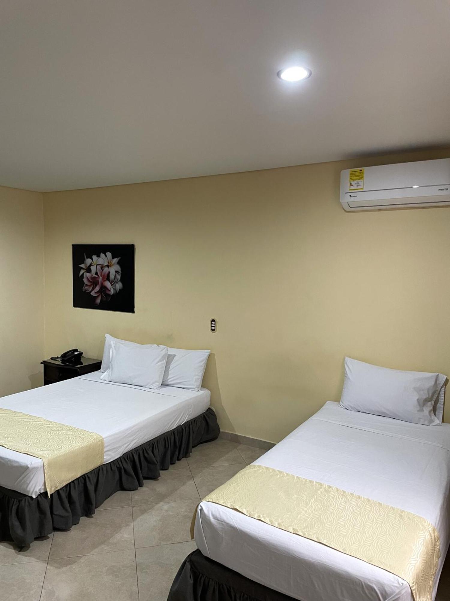 Hotel Prince Plaza Medellin Exterior photo